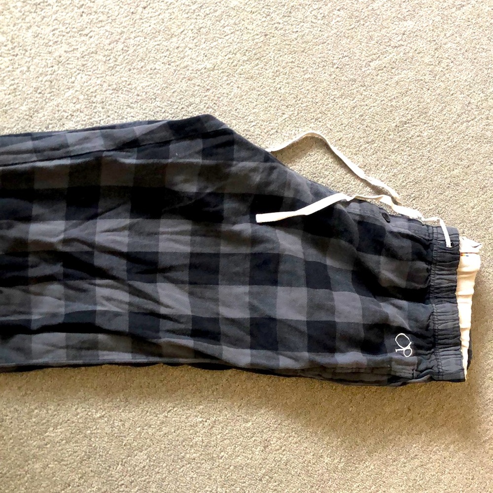 🔥🔥5 items for $25!🔥 Pajama pants size S!
